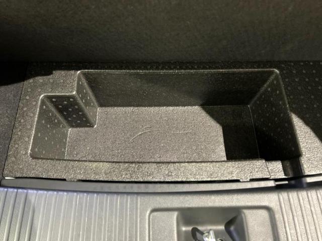 ヴェゼル Ｓ　新品タイヤ／社外　ナビ／衝突安全装置／シートヒーター／ヘッドランプ　ＬＥＤ／ＵＳＢジャック／Ｂｌｕｅｔｏｏｔｈ接続／ＨＤＭＩ接続／ＥＴＣ／ＥＢＤ付ＡＢＳ／横滑り防止装置／アイドリングストップ（24枚目）