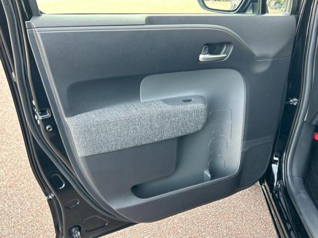 シエンタ ハイブリッドＺ　保証書／ディスプレイオーディオ＋ナビ１０．５インチ／フリップダウンモニター　純正　１２．１インチ／トヨタセーフティセンス／両側電動スライドドア／シートヒーター　前席　衝突被害軽減システム　全周囲カメラ（24枚目）