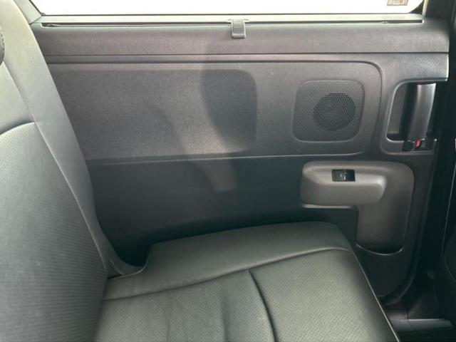 シエンタ ハイブリッドＺ　保証書／ディスプレイオーディオ＋ナビ１０．５インチ／フリップダウンモニター　純正　１２．１インチ／トヨタセーフティセンス／両側電動スライドドア／シートヒーター　前席　衝突被害軽減システム　全周囲カメラ（25枚目）