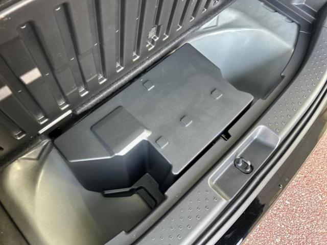 シエンタ ハイブリッドＺ　保証書／ディスプレイオーディオ＋ナビ１０．５インチ／フリップダウンモニター　純正　１２．１インチ／トヨタセーフティセンス／両側電動スライドドア／シートヒーター　前席　衝突被害軽減システム　全周囲カメラ（26枚目）