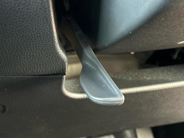 シエンタ ハイブリッドＺ　保証書／ディスプレイオーディオ＋ナビ１０．５インチ／フリップダウンモニター　純正　１２．１インチ／トヨタセーフティセンス／両側電動スライドドア／シートヒーター　前席　衝突被害軽減システム　全周囲カメラ（45枚目）