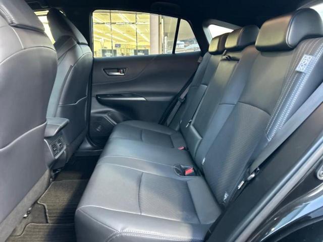 ハリアー Ｚレザーパッケージ　純正エアロ／ＪＢＬ／保証書／純正　ＳＤナビ／デジタルインナーミラー／トヨタセーフティセンス／シートヒーター／パノラミックビューモニター／車線逸脱防止支援システム／シート　フルレザー／電動バックドア（7枚目）