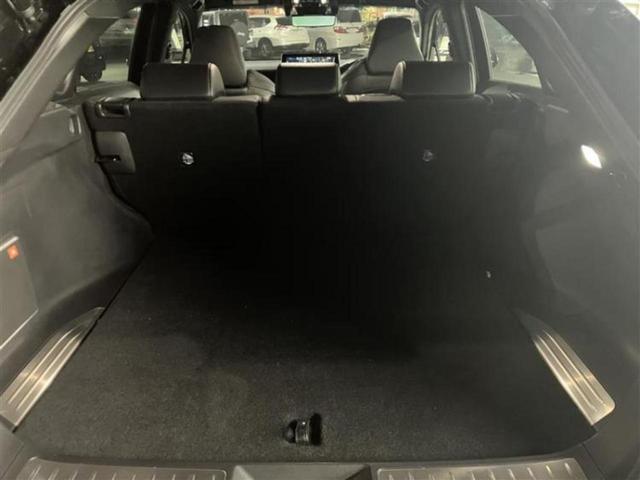 ハリアー Ｚレザーパッケージ　純正エアロ／ＪＢＬ／保証書／純正　ＳＤナビ／デジタルインナーミラー／トヨタセーフティセンス／シートヒーター／パノラミックビューモニター／車線逸脱防止支援システム／シート　フルレザー／電動バックドア（8枚目）