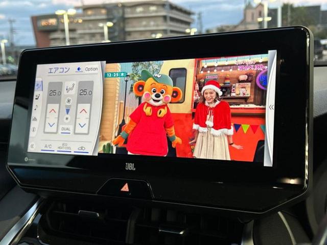 ハリアー Ｚレザーパッケージ　純正エアロ／ＪＢＬ／保証書／純正　ＳＤナビ／デジタルインナーミラー／トヨタセーフティセンス／シートヒーター／パノラミックビューモニター／車線逸脱防止支援システム／シート　フルレザー／電動バックドア（12枚目）