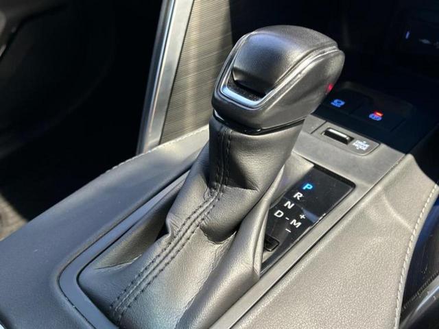 ハリアー Ｚレザーパッケージ　純正エアロ／ＪＢＬ／保証書／純正　ＳＤナビ／デジタルインナーミラー／トヨタセーフティセンス／シートヒーター／パノラミックビューモニター／車線逸脱防止支援システム／シート　フルレザー／電動バックドア（18枚目）