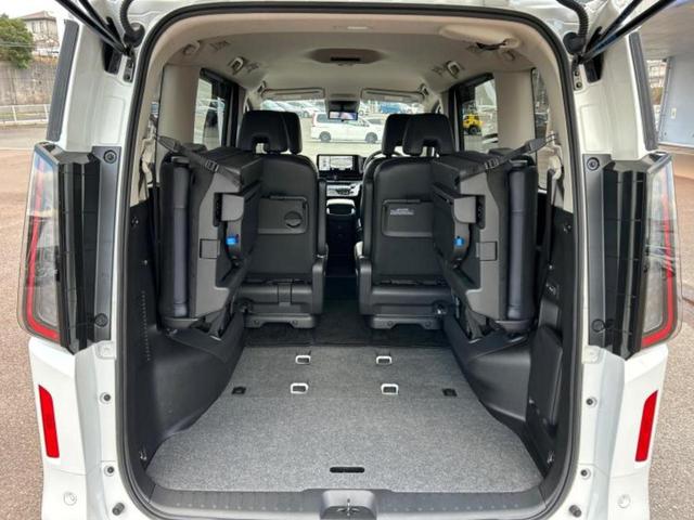 セレナ ｅパワールキシオン　新品タイヤ／保証書／ディスプレイオーディオ＋ナビ／インテリジェントルームミラー／衝突安全装置／両側電動スライドドア／全方位モニター／車線逸脱防止支援システム／シート　合皮　衝突被害軽減システム（21枚目）