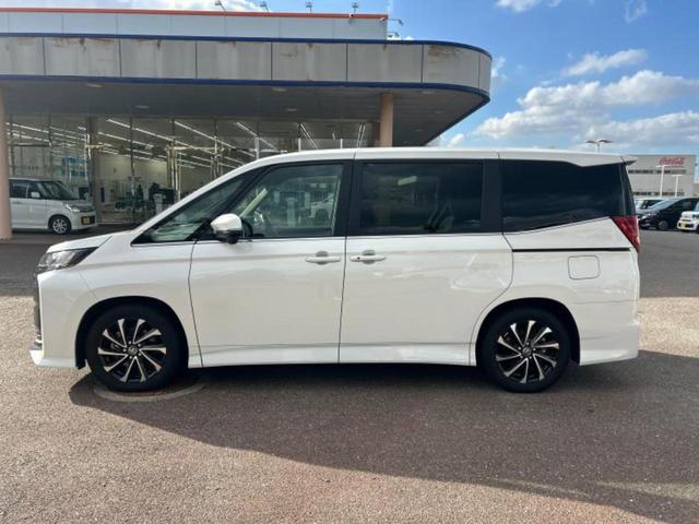 ノア ハイブリッドＳ－Ｚ　保証書／ディスプレイオーディオ＋ナビ１０．５インチ／フリップダウンモニター　純正　１３．２インチ／デジタルインナーミラー／トヨタセーフティセンス／両側電動スライドドア／シートヒーター　前席（2枚目）