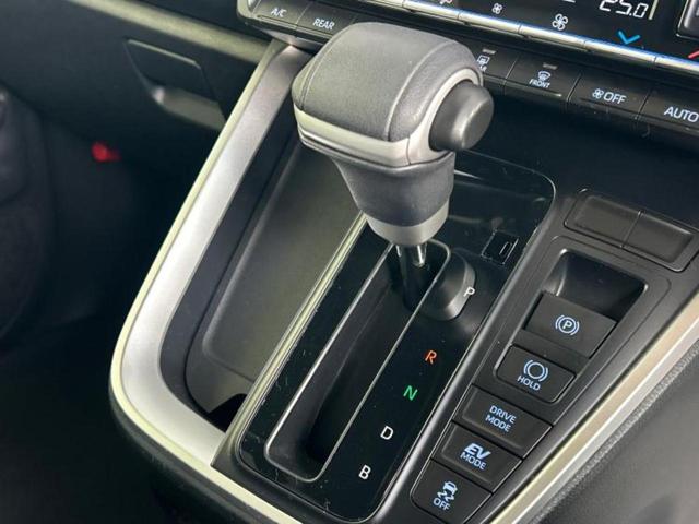 ノア ハイブリッドＳ－Ｚ　保証書／ディスプレイオーディオ＋ナビ１０．５インチ／フリップダウンモニター　純正　１３．２インチ／デジタルインナーミラー／トヨタセーフティセンス／両側電動スライドドア／シートヒーター　前席（18枚目）