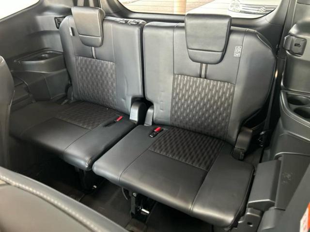 ノア ハイブリッドＳ－Ｚ　保証書／ディスプレイオーディオ＋ナビ１０．５インチ／フリップダウンモニター　純正　１３．２インチ／デジタルインナーミラー／トヨタセーフティセンス／両側電動スライドドア／シートヒーター　前席（19枚目）