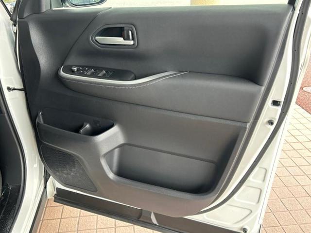 ノア ハイブリッドＳ－Ｚ　保証書／ディスプレイオーディオ＋ナビ１０．５インチ／フリップダウンモニター　純正　１３．２インチ／デジタルインナーミラー／トヨタセーフティセンス／両側電動スライドドア／シートヒーター　前席（22枚目）