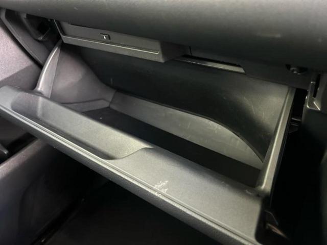 ノア ハイブリッドＳ－Ｚ　保証書／ディスプレイオーディオ＋ナビ１０．５インチ／フリップダウンモニター　純正　１３．２インチ／デジタルインナーミラー／トヨタセーフティセンス／両側電動スライドドア／シートヒーター　前席（34枚目）