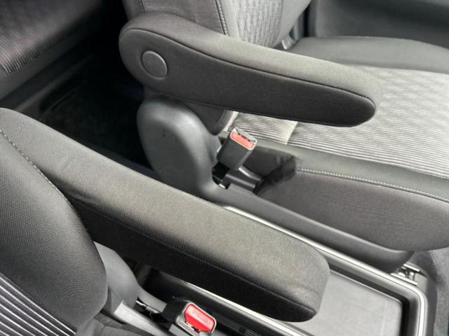 セレナ ｅパワーハイウェイスターＶ　新品タイヤ／純正　１０インチ　ＳＤナビ／エマージェンシーブレーキ／ハンズフリー両側電動スライドドア／車線逸脱防止支援システム／プロパイロット／ドライブレコーダー　純正／ヘッドランプ　ＬＥＤ　ＤＶＤ再生（33枚目）