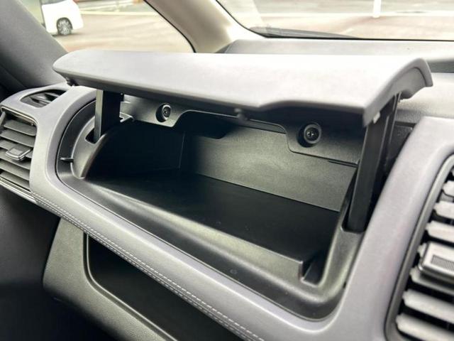 セレナ ｅパワーハイウェイスターＶ　新品タイヤ／純正　１０インチ　ＳＤナビ／エマージェンシーブレーキ／ハンズフリー両側電動スライドドア／車線逸脱防止支援システム／プロパイロット／ドライブレコーダー　純正／ヘッドランプ　ＬＥＤ　ＤＶＤ再生（38枚目）