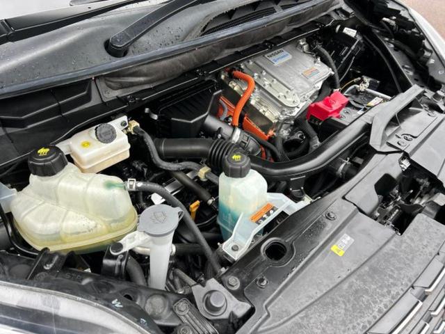 セレナ ｅパワーハイウェイスターＶ　新品タイヤ／純正　１０インチ　ＳＤナビ／エマージェンシーブレーキ／ハンズフリー両側電動スライドドア／車線逸脱防止支援システム／プロパイロット／ドライブレコーダー　純正／ヘッドランプ　ＬＥＤ　ＤＶＤ再生（51枚目）