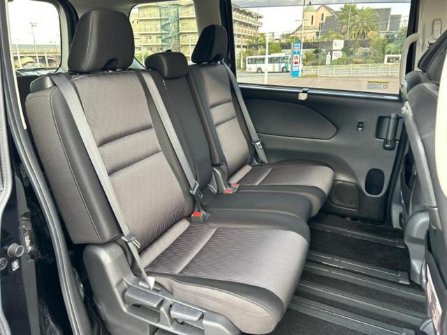 セレナ ハイウェイスターＶ　保証書／純正　１０インチ　ＳＤナビ／フリップダウンモニター　純正　９インチ／インテリジェントルームミラー／エマージェンシーブレーキ／両側電動スライドドア／アラウンドビューモニター　衝突被害軽減システム（5枚目）