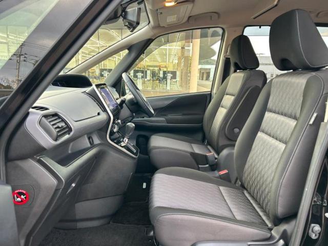 セレナ ハイウェイスターＶ　保証書／純正　１０インチ　ＳＤナビ／フリップダウンモニター　純正　９インチ／インテリジェントルームミラー／エマージェンシーブレーキ／両側電動スライドドア／アラウンドビューモニター　衝突被害軽減システム（7枚目）