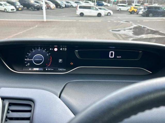 セレナ ハイウェイスターＶ　保証書／純正　１０インチ　ＳＤナビ／フリップダウンモニター　純正　９インチ／インテリジェントルームミラー／エマージェンシーブレーキ／両側電動スライドドア／アラウンドビューモニター　衝突被害軽減システム（14枚目）