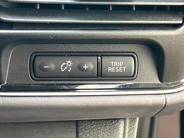 セレナ ハイウェイスターＶ　保証書／社外　１１インチ　ＳＤナビ／インテリジェントルームミラー／衝突安全装置／両側電動スライドドア／アラウンドビューモニター／車線逸脱防止支援システム／プロパイロット／ヘッドランプ　ＬＥＤ（28枚目）