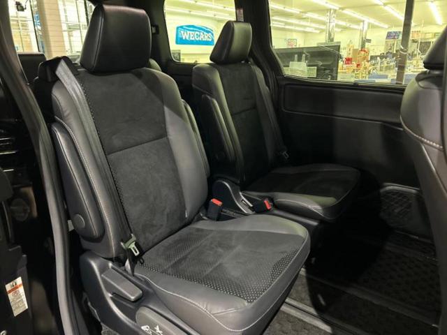 ヴォクシー ハイブリッドＺＳキラメキ３　保証書／社外　９インチ　ＳＤナビ／フリップダウンモニター／衝突安全装置／両側電動スライドドア／シートヒーター／車線逸脱防止支援システム／シート　合皮／ドライブレコーダー　社外／ヘッドランプ　ＬＥＤ（5枚目）