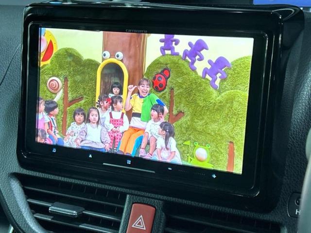 ヴォクシー ハイブリッドＺＳキラメキ３　保証書／社外　９インチ　ＳＤナビ／フリップダウンモニター／衝突安全装置／両側電動スライドドア／シートヒーター／車線逸脱防止支援システム／シート　合皮／ドライブレコーダー　社外／ヘッドランプ　ＬＥＤ（12枚目）