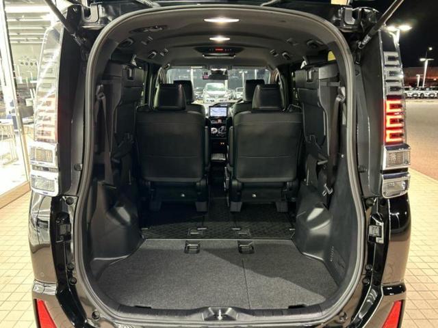 ヴォクシー ハイブリッドＺＳキラメキ３　保証書／社外　９インチ　ＳＤナビ／フリップダウンモニター／衝突安全装置／両側電動スライドドア／シートヒーター／車線逸脱防止支援システム／シート　合皮／ドライブレコーダー　社外／ヘッドランプ　ＬＥＤ（21枚目）