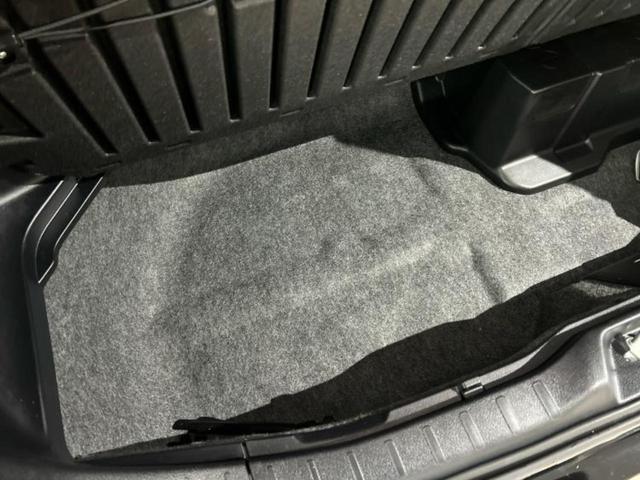 ヴォクシー ハイブリッドＺＳキラメキ３　保証書／社外　９インチ　ＳＤナビ／フリップダウンモニター／衝突安全装置／両側電動スライドドア／シートヒーター／車線逸脱防止支援システム／シート　合皮／ドライブレコーダー　社外／ヘッドランプ　ＬＥＤ（27枚目）