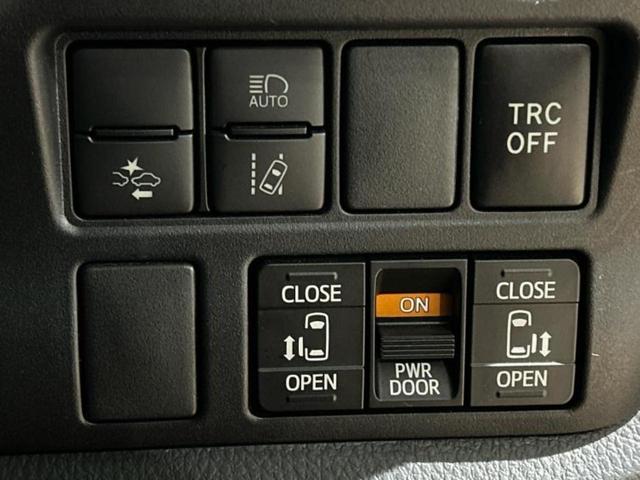 ヴォクシー ハイブリッドＺＳキラメキ３　保証書／社外　９インチ　ＳＤナビ／フリップダウンモニター／衝突安全装置／両側電動スライドドア／シートヒーター／車線逸脱防止支援システム／シート　合皮／ドライブレコーダー　社外／ヘッドランプ　ＬＥＤ（29枚目）