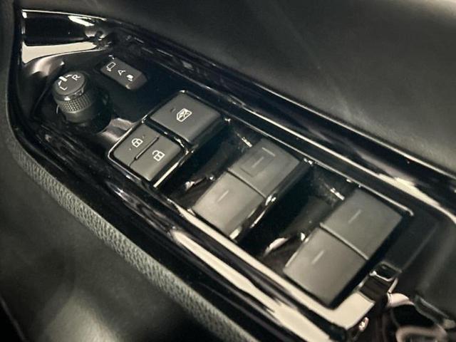 ヴォクシー ハイブリッドＺＳキラメキ３　保証書／社外　９インチ　ＳＤナビ／フリップダウンモニター／衝突安全装置／両側電動スライドドア／シートヒーター／車線逸脱防止支援システム／シート　合皮／ドライブレコーダー　社外／ヘッドランプ　ＬＥＤ（32枚目）