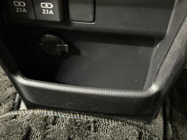 ヴォクシー ハイブリッドＺＳキラメキ３　保証書／社外　９インチ　ＳＤナビ／フリップダウンモニター／衝突安全装置／両側電動スライドドア／シートヒーター／車線逸脱防止支援システム／シート　合皮／ドライブレコーダー　社外／ヘッドランプ　ＬＥＤ（44枚目）