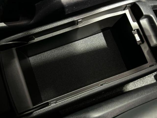 ヴォクシー ハイブリッドＺＳキラメキ３　保証書／社外　９インチ　ＳＤナビ／フリップダウンモニター／衝突安全装置／両側電動スライドドア／シートヒーター／車線逸脱防止支援システム／シート　合皮／ドライブレコーダー　社外／ヘッドランプ　ＬＥＤ（46枚目）