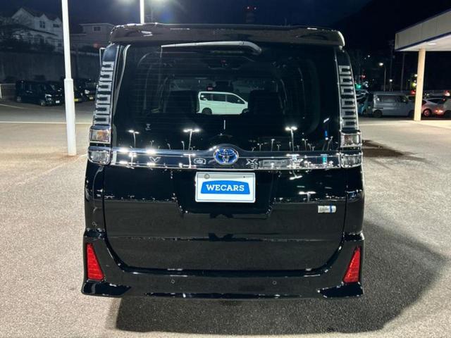 ヴォクシー ハイブリッドＺＳキラメキ３　保証書／社外　９インチ　ＳＤナビ／フリップダウンモニター／衝突安全装置／両側電動スライドドア／シートヒーター／車線逸脱防止支援システム／シート　合皮／ドライブレコーダー　社外／ヘッドランプ　ＬＥＤ（48枚目）