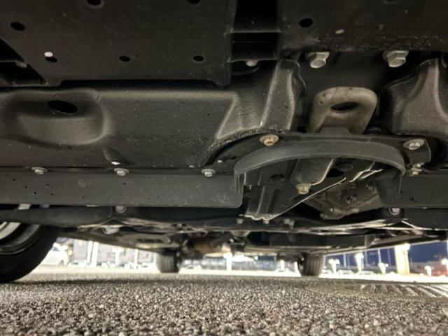 ヴォクシー ハイブリッドＺＳキラメキ３　保証書／社外　９インチ　ＳＤナビ／フリップダウンモニター／衝突安全装置／両側電動スライドドア／シートヒーター／車線逸脱防止支援システム／シート　合皮／ドライブレコーダー　社外／ヘッドランプ　ＬＥＤ（50枚目）