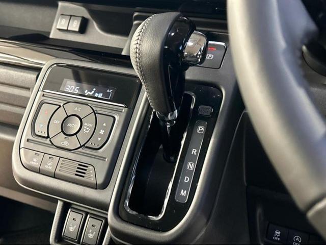 スペーシアカスタム ハイブリッドＸＳターボ　保証書／純正　９インチ　メモリーナビ／セーフティサポート（スズキ）／両側電動スライドドア／シートヒーター　前席／全方位モニター／車線逸脱防止支援システム／ヘッドランプ　ＬＥＤ／ＵＳＢジャック　ターボ（17枚目）