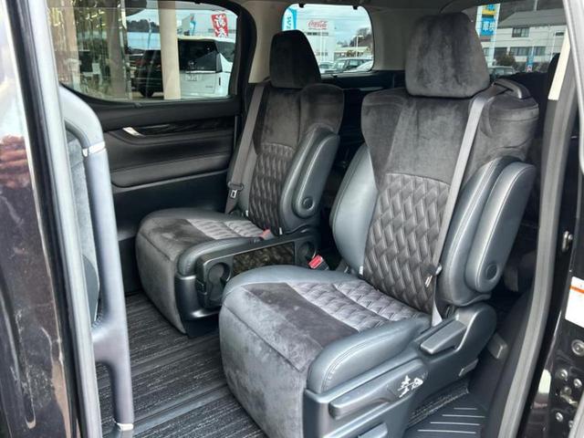 ヴェルファイアハイブリッド ４ＷＤハイブリッドＺＲ　保証書／純正　９インチ　ＳＤナビ／両側電動スライドドア／シート　ハーフレザー／ヘッドランプ　ＬＥＤ／Ｂｌｕｅｔｏｏｔｈ接続／ＥＴＣ／ＥＢＤ付ＡＢＳ／横滑り防止装置／バックモニター／フルセグＴＶ　４ＷＤ（8枚目）