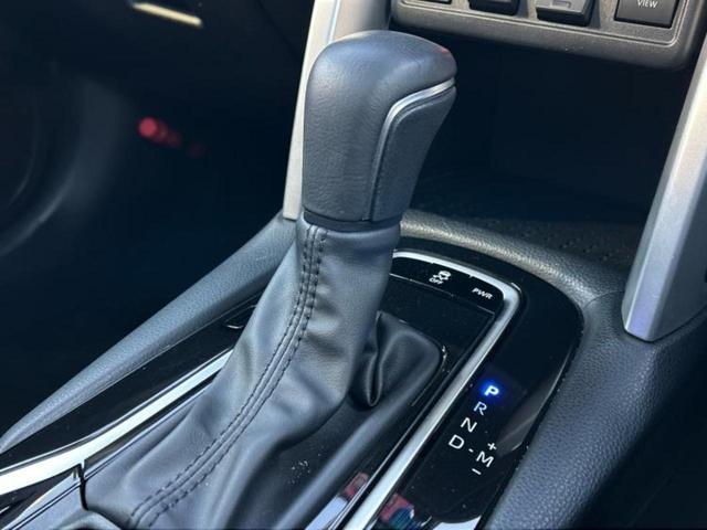 カローラクロス Ｚ　ガラスルーフ／保証書／ディスプレイオーディオ＋ナビ１０インチ／トヨタセーフティセンス／シートヒーター　前席／パノラミックビューモニター／車線逸脱防止支援システム／電動バックドア　衝突被害軽減システム（17枚目）