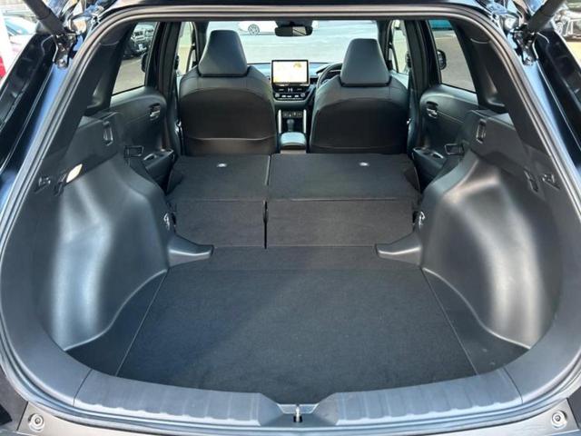 カローラクロス Ｚ　ガラスルーフ／保証書／ディスプレイオーディオ＋ナビ１０インチ／トヨタセーフティセンス／シートヒーター　前席／パノラミックビューモニター／車線逸脱防止支援システム／電動バックドア　衝突被害軽減システム（19枚目）