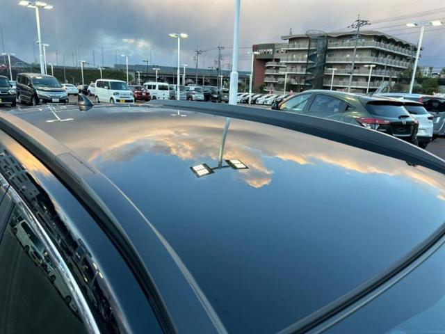 カローラクロス Ｚ　ガラスルーフ／保証書／ディスプレイオーディオ＋ナビ１０インチ／トヨタセーフティセンス／シートヒーター　前席／パノラミックビューモニター／車線逸脱防止支援システム／電動バックドア　衝突被害軽減システム（48枚目）