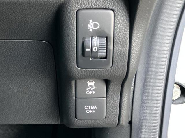 Ｎ－ＢＯＸ ＳＳパッケージ　新品タイヤ／保証書／純正　ＳＤナビ／衝突安全装置／両側電動スライドドア／Ｂｌｕｅｔｏｏｔｈ接続／ＥＢＤ付ＡＢＳ／横滑り防止装置／アイドリングストップ／バックモニター／フルセグＴＶ／エアバッグ　運転席（27枚目）