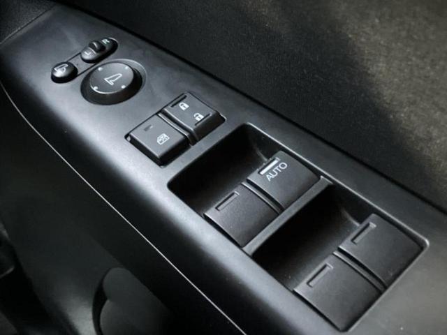 Ｎ－ＢＯＸ ＳＳパッケージ　新品タイヤ／保証書／純正　ＳＤナビ／衝突安全装置／両側電動スライドドア／Ｂｌｕｅｔｏｏｔｈ接続／ＥＢＤ付ＡＢＳ／横滑り防止装置／アイドリングストップ／バックモニター／フルセグＴＶ／エアバッグ　運転席（28枚目）