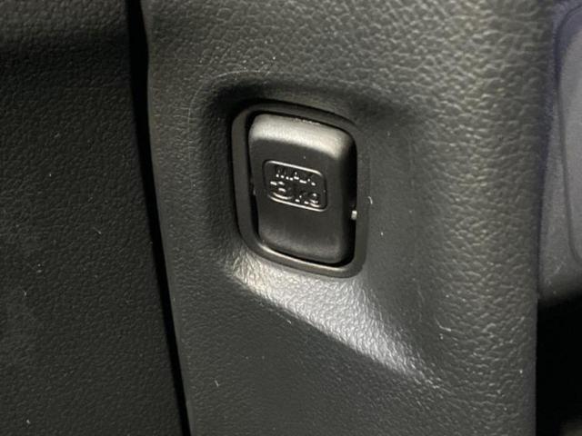 Ｎ－ＢＯＸ ＳＳパッケージ　新品タイヤ／保証書／純正　ＳＤナビ／衝突安全装置／両側電動スライドドア／Ｂｌｕｅｔｏｏｔｈ接続／ＥＢＤ付ＡＢＳ／横滑り防止装置／アイドリングストップ／バックモニター／フルセグＴＶ／エアバッグ　運転席（35枚目）