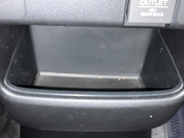 Ｎ－ＢＯＸ ＳＳパッケージ　新品タイヤ／保証書／純正　ＳＤナビ／衝突安全装置／両側電動スライドドア／Ｂｌｕｅｔｏｏｔｈ接続／ＥＢＤ付ＡＢＳ／横滑り防止装置／アイドリングストップ／バックモニター／フルセグＴＶ／エアバッグ　運転席（37枚目）