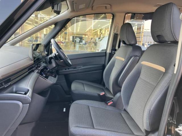 セレナ ハイウェイスターＶ　新品タイヤ／保証書／純正　１１．６インチ　ＳＤナビ／インテリジェントルームミラー／衝突安全装置／両側電動スライドドア／アラウンドビューモニター／車線逸脱防止支援システム／プロパイロット　全周囲カメラ（7枚目）