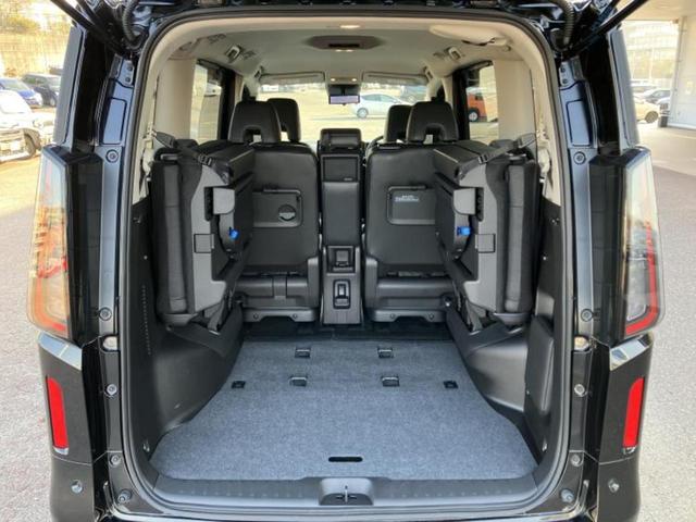 セレナ ハイウェイスターＶ　新品タイヤ／保証書／純正　１１．６インチ　ＳＤナビ／インテリジェントルームミラー／衝突安全装置／両側電動スライドドア／アラウンドビューモニター／車線逸脱防止支援システム／プロパイロット　全周囲カメラ（21枚目）