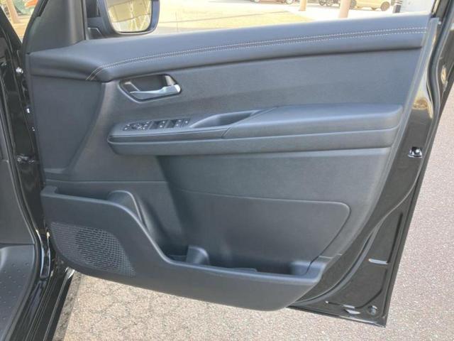 セレナ ハイウェイスターＶ　新品タイヤ／保証書／純正　１１．６インチ　ＳＤナビ／インテリジェントルームミラー／衝突安全装置／両側電動スライドドア／アラウンドビューモニター／車線逸脱防止支援システム／プロパイロット　全周囲カメラ（22枚目）