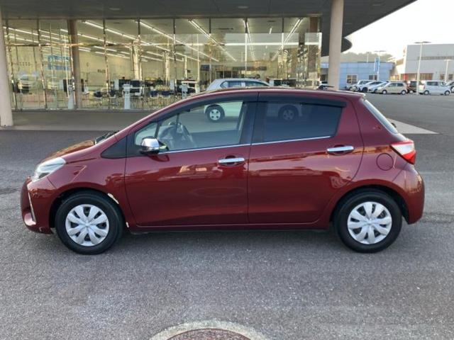 ヴィッツ ジュエラ　新品タイヤ／純正　ＳＤナビ／ヘッドランプ　ＬＥＤ／Ｂｌｕｅｔｏｏｔｈ接続／ＥＴＣ／ＥＢＤ付ＡＢＳ／アイドリングストップ／ワンセグＴＶ／エアバッグ　運転席／エアバッグ　助手席／パワーウインドウ（2枚目）