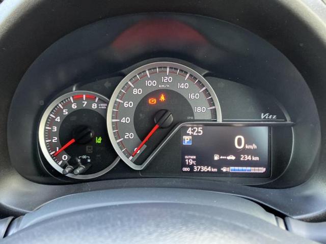 ヴィッツ ジュエラ　新品タイヤ／純正　ＳＤナビ／ヘッドランプ　ＬＥＤ／Ｂｌｕｅｔｏｏｔｈ接続／ＥＴＣ／ＥＢＤ付ＡＢＳ／アイドリングストップ／ワンセグＴＶ／エアバッグ　運転席／エアバッグ　助手席／パワーウインドウ（13枚目）