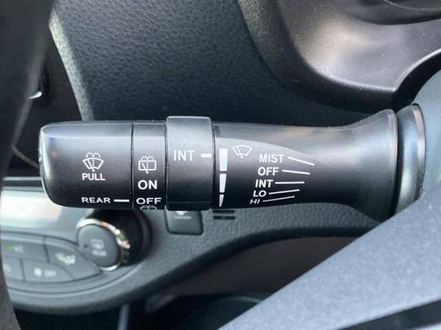 ヴィッツ ジュエラ　新品タイヤ／純正　ＳＤナビ／ヘッドランプ　ＬＥＤ／Ｂｌｕｅｔｏｏｔｈ接続／ＥＴＣ／ＥＢＤ付ＡＢＳ／アイドリングストップ／ワンセグＴＶ／エアバッグ　運転席／エアバッグ　助手席／パワーウインドウ（16枚目）