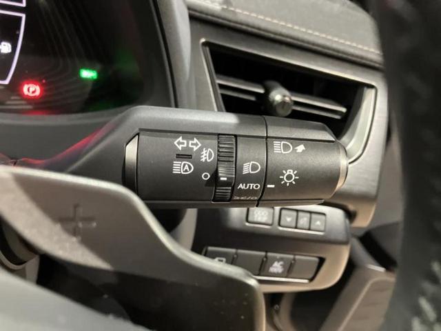 ＵＸ ＵＸ２５０ｈバージョンＬ　新品タイヤ／純正エアロ／保証書／ディスプレイオーディオ＋ナビ１２．３インチ／衝突安全装置／エアーシート　前席／パノラミックビューモニター／車線逸脱防止支援システム／シート　合皮／電動バックドア（16枚目）