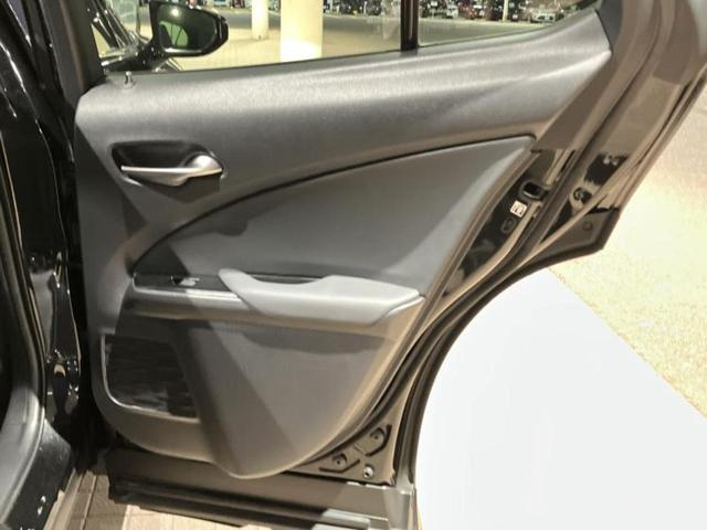 ＵＸ ＵＸ２５０ｈバージョンＬ　新品タイヤ／純正エアロ／保証書／ディスプレイオーディオ＋ナビ１２．３インチ／衝突安全装置／エアーシート　前席／パノラミックビューモニター／車線逸脱防止支援システム／シート　合皮／電動バックドア（21枚目）