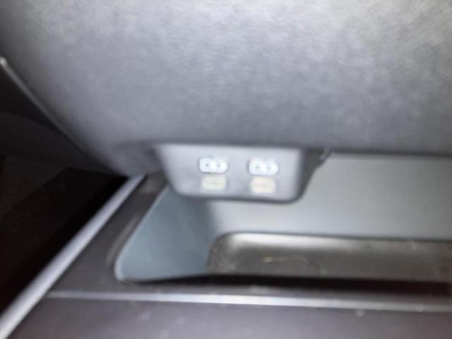 ＵＸ ＵＸ２５０ｈバージョンＬ　新品タイヤ／純正エアロ／保証書／ディスプレイオーディオ＋ナビ１２．３インチ／衝突安全装置／エアーシート　前席／パノラミックビューモニター／車線逸脱防止支援システム／シート　合皮／電動バックドア（35枚目）